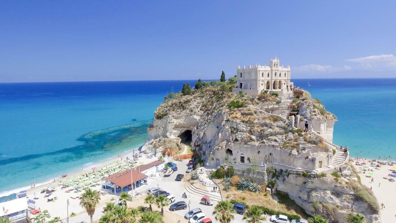 Le Case Del Carmine Con Giardino E Parcheggio A Tropea Eksteriør billede